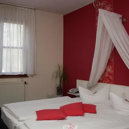 Jembo Park Hotell 3*