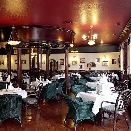 فندق Jembo Park جينا