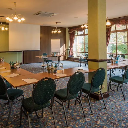 Jembo Park 3* جينا