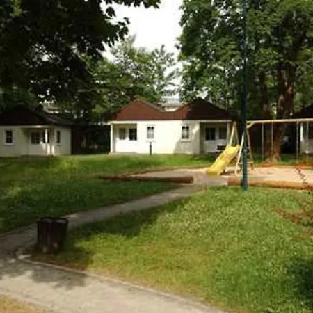 Jembo Park فندق جينا