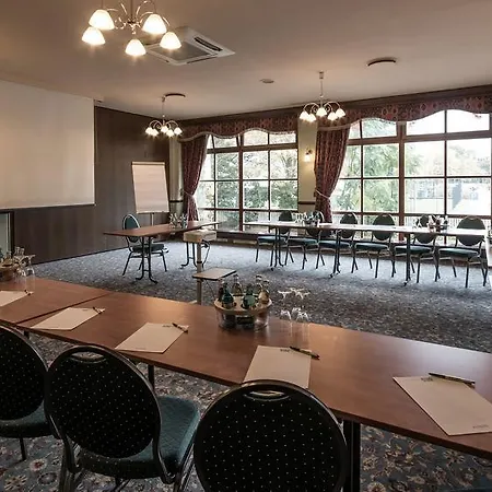Hotel Jembo Park 3*